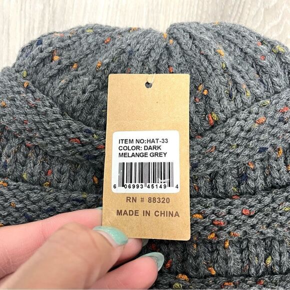 C.C Hat Women’s OS Dark Melange Gray Speckled Knit Beanie Hat NWT - Picture 2 of 5